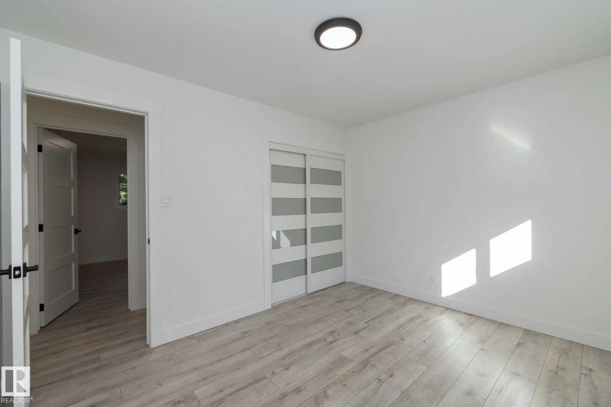 21 SHERIDAN Drive