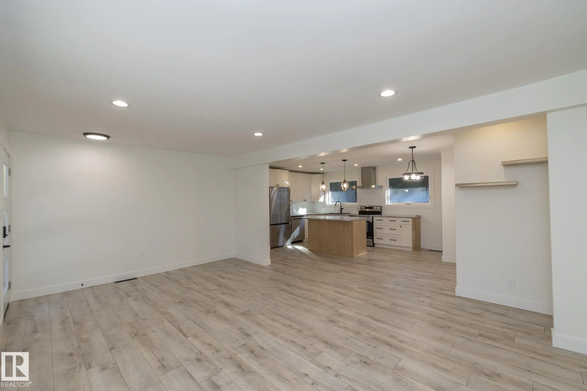 21 SHERIDAN Drive