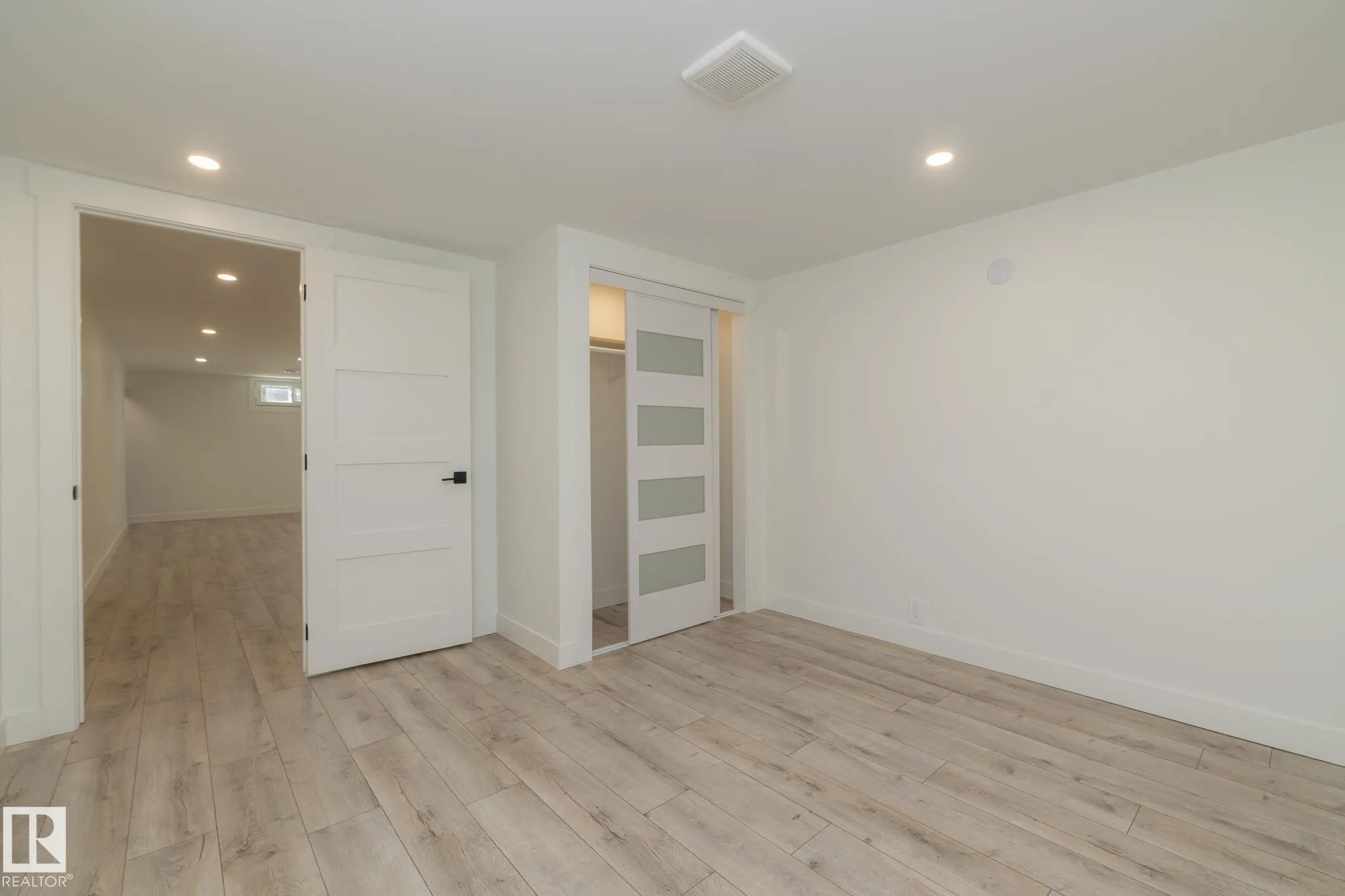 21 SHERIDAN Drive