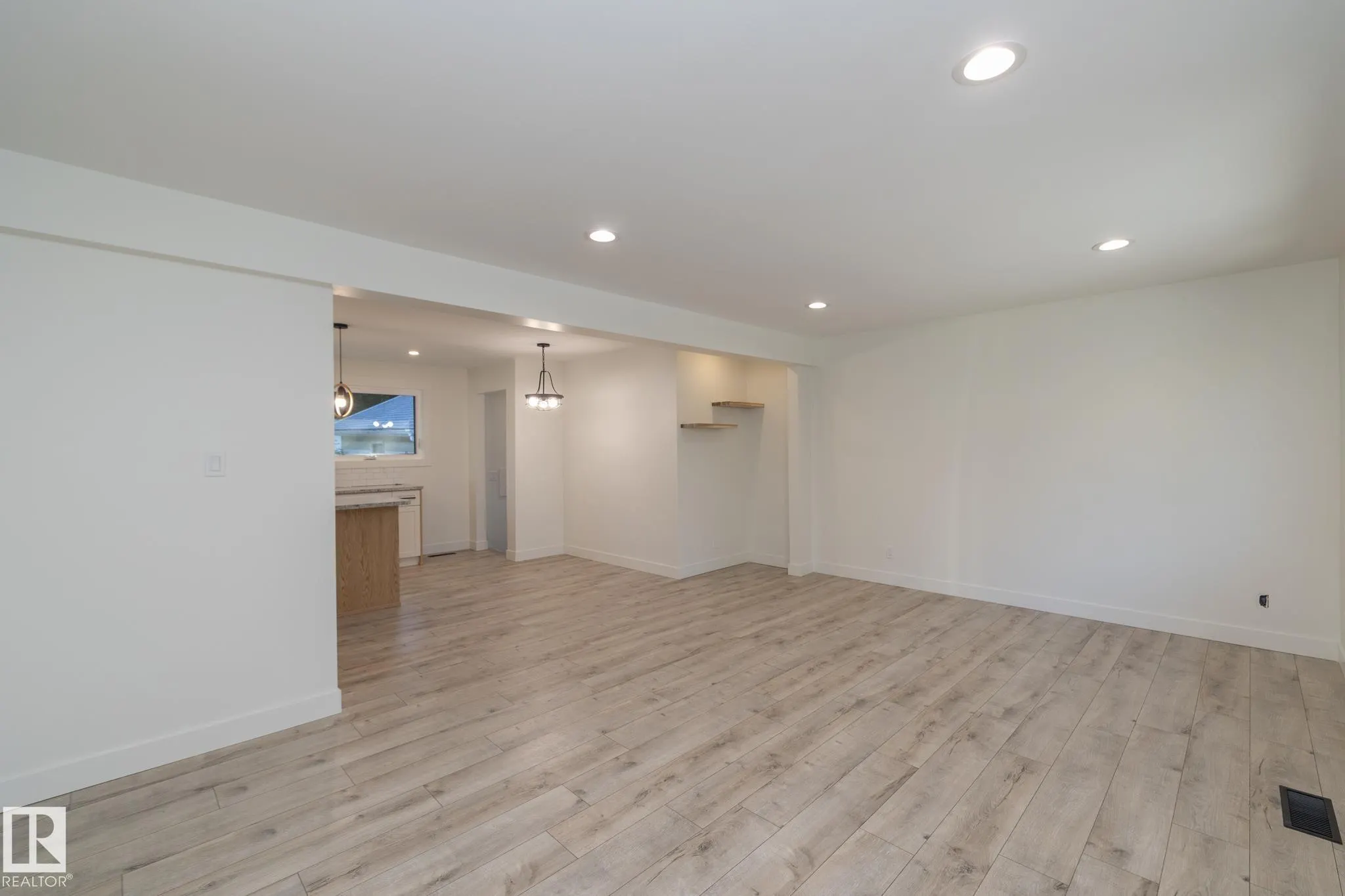21 SHERIDAN Drive
