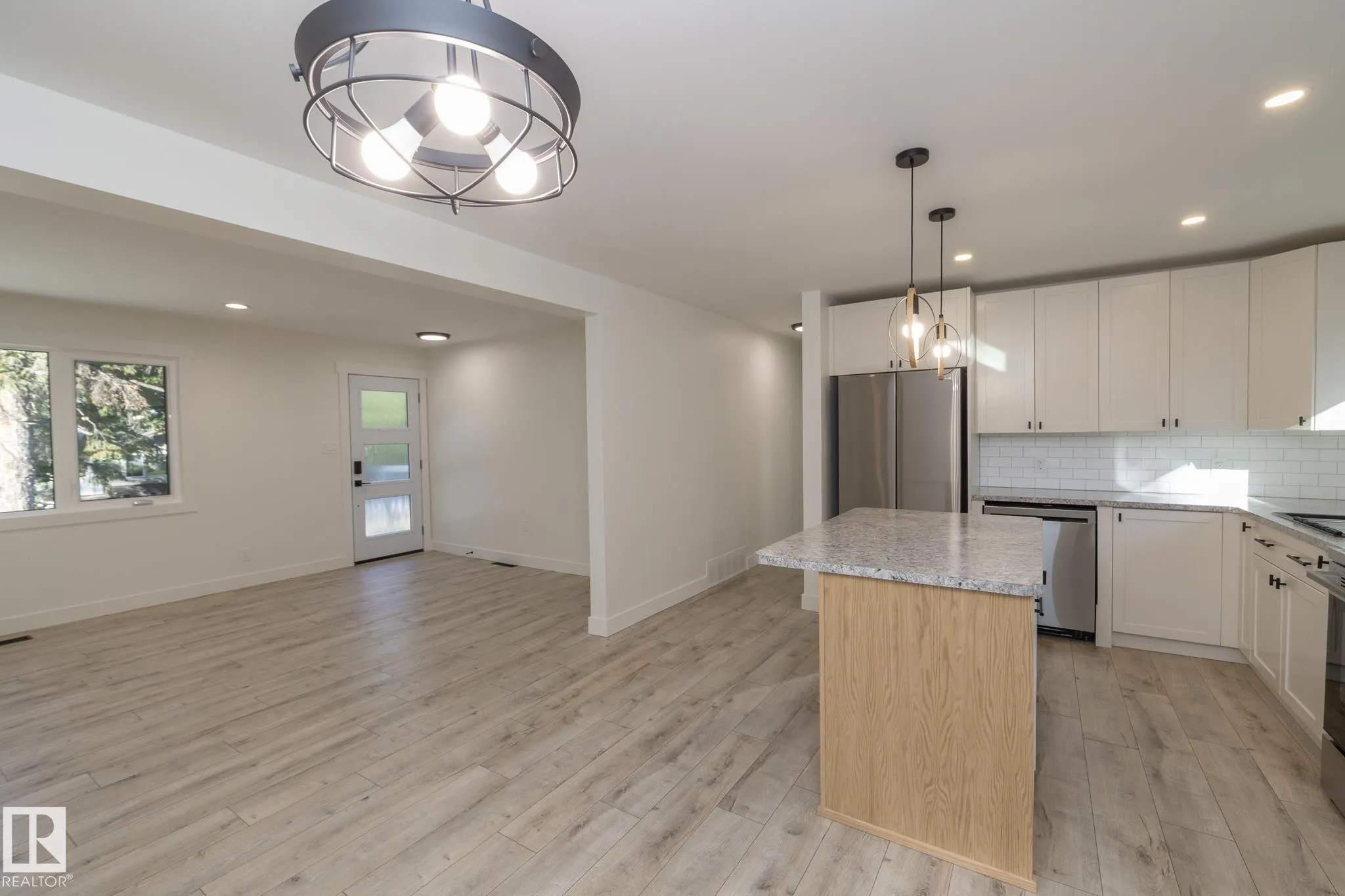 21 SHERIDAN Drive