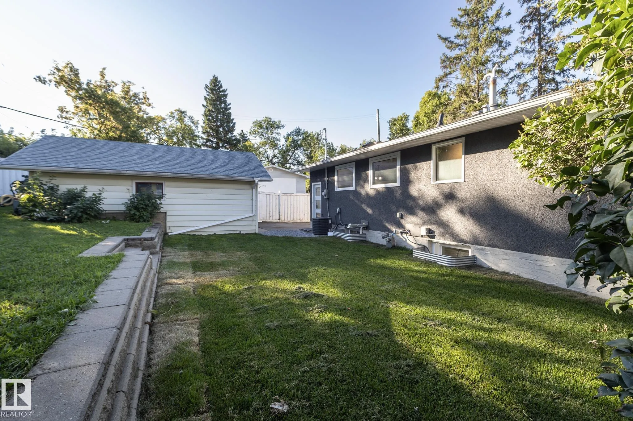 21 SHERIDAN Drive