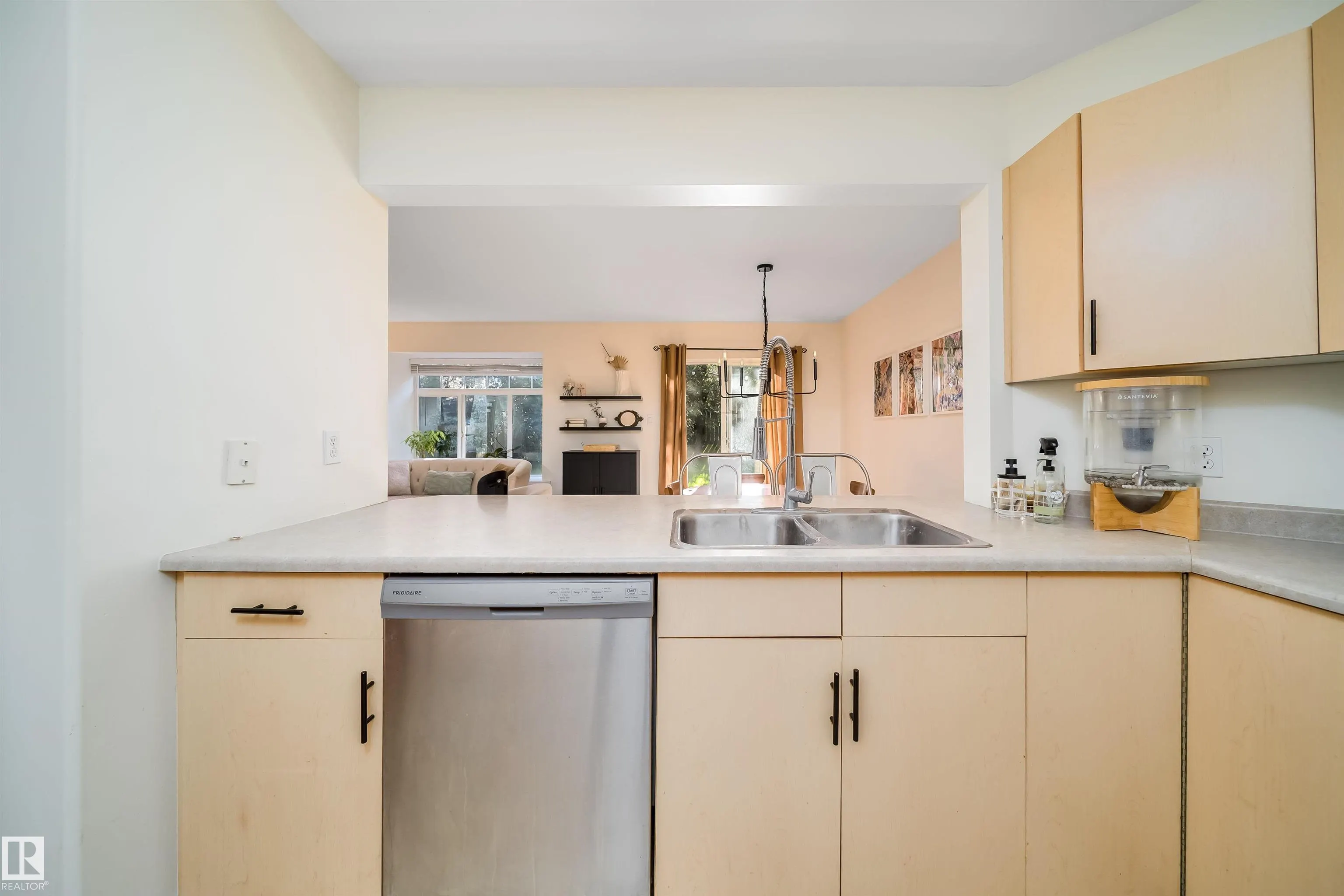 200 ERIN RIDGE Drive