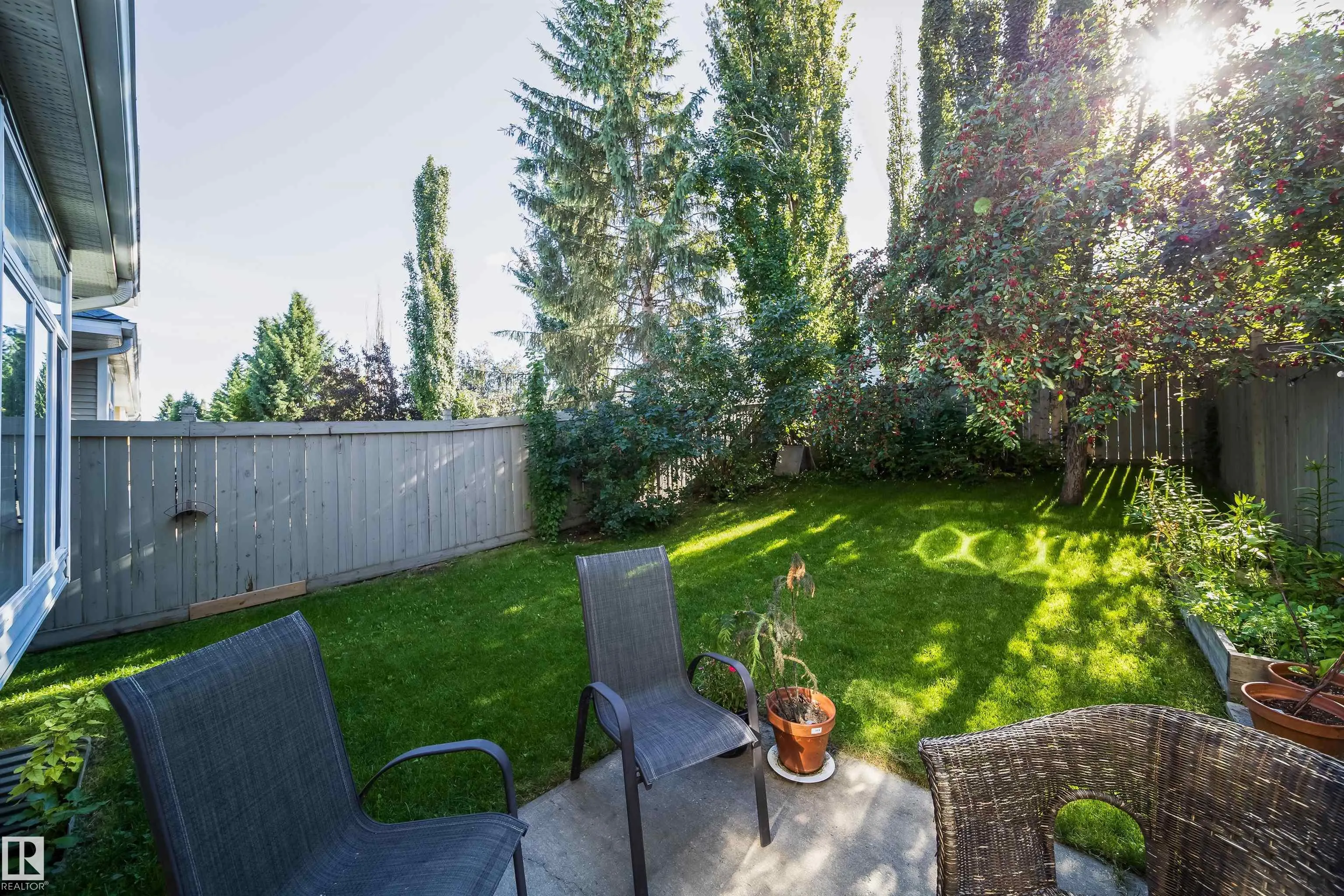 200 ERIN RIDGE Drive