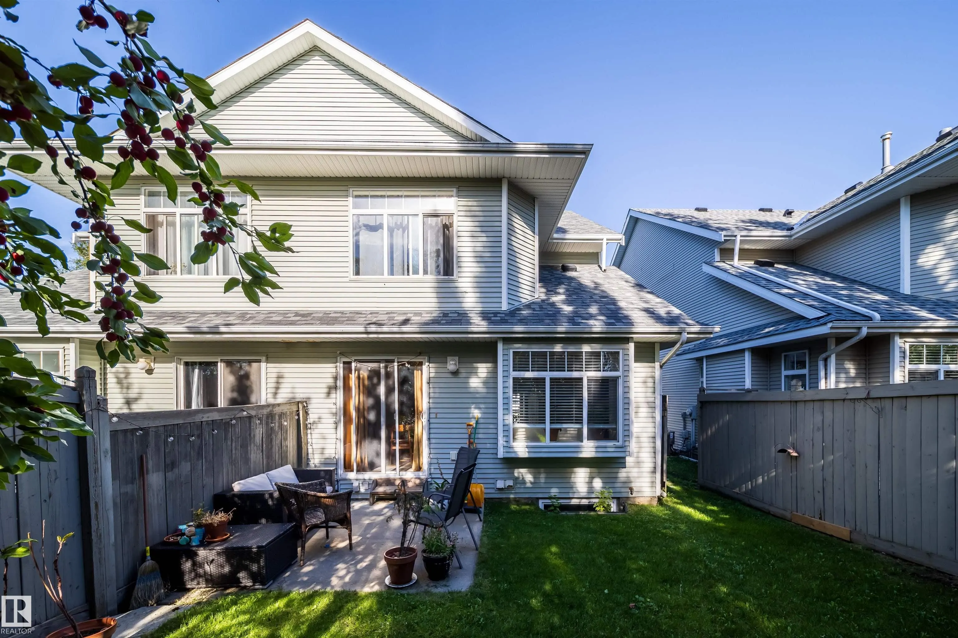 200 ERIN RIDGE Drive