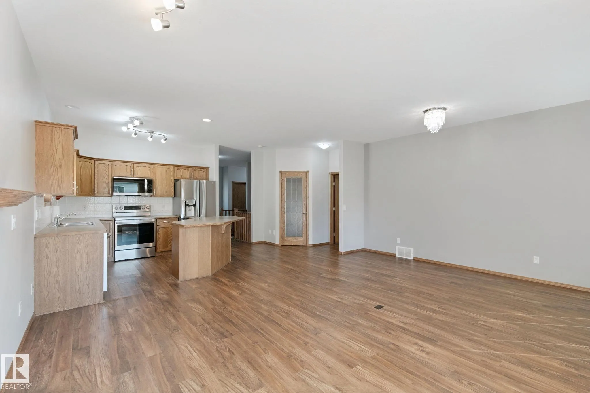 9 Deer Park Drive