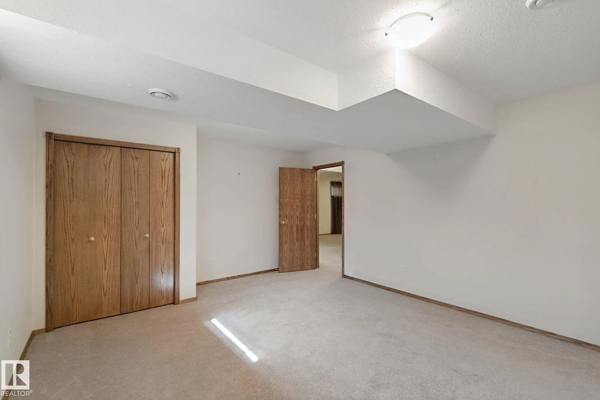 9 Deer Park Drive