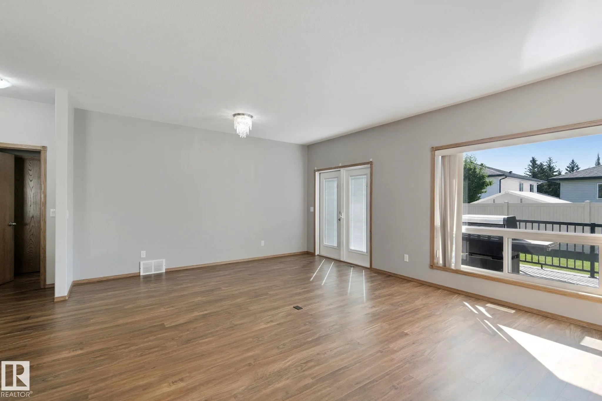 9 Deer Park Drive