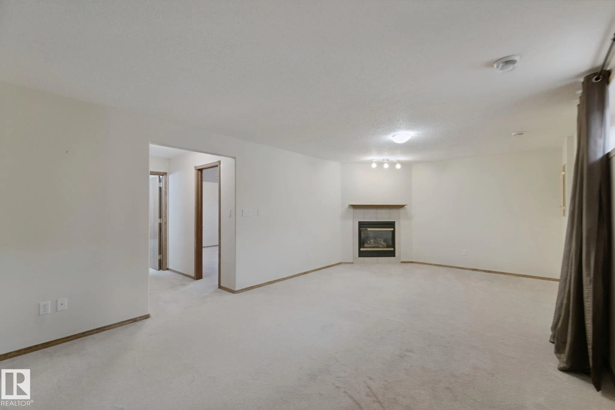 9 Deer Park Drive