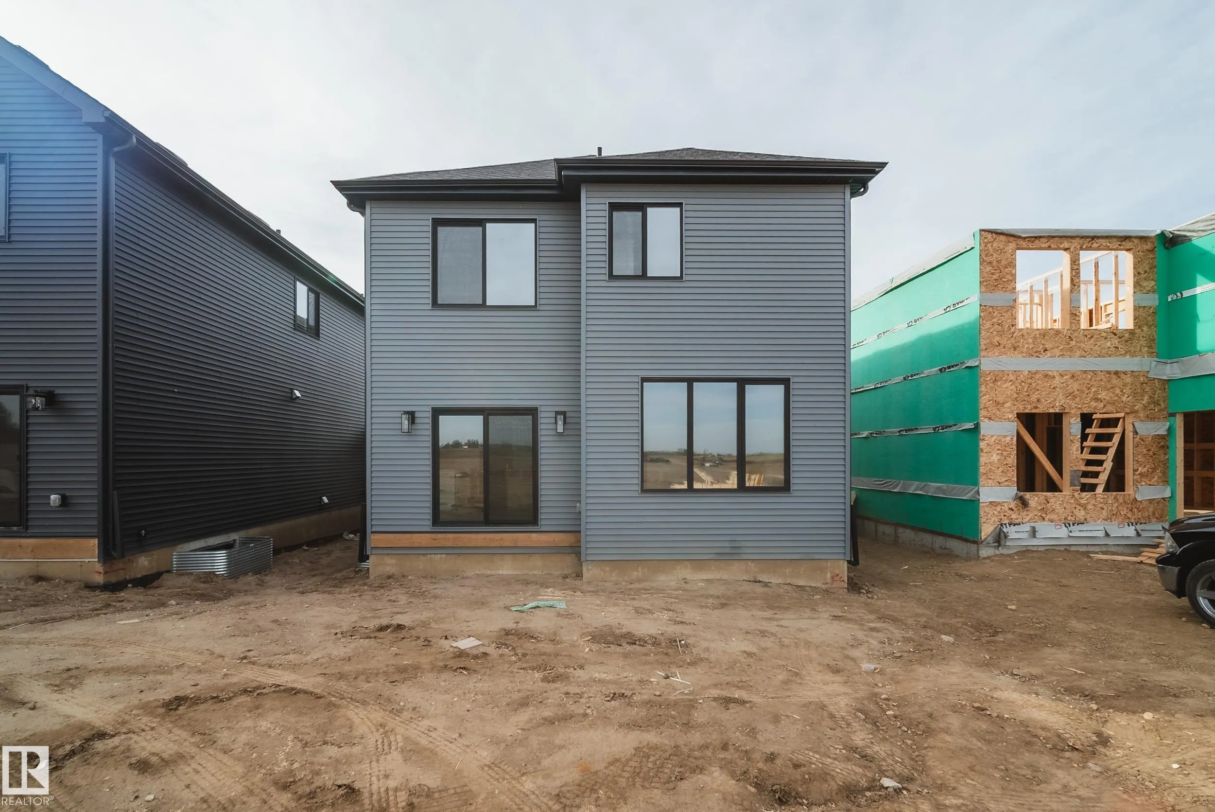 77 Chartres Close