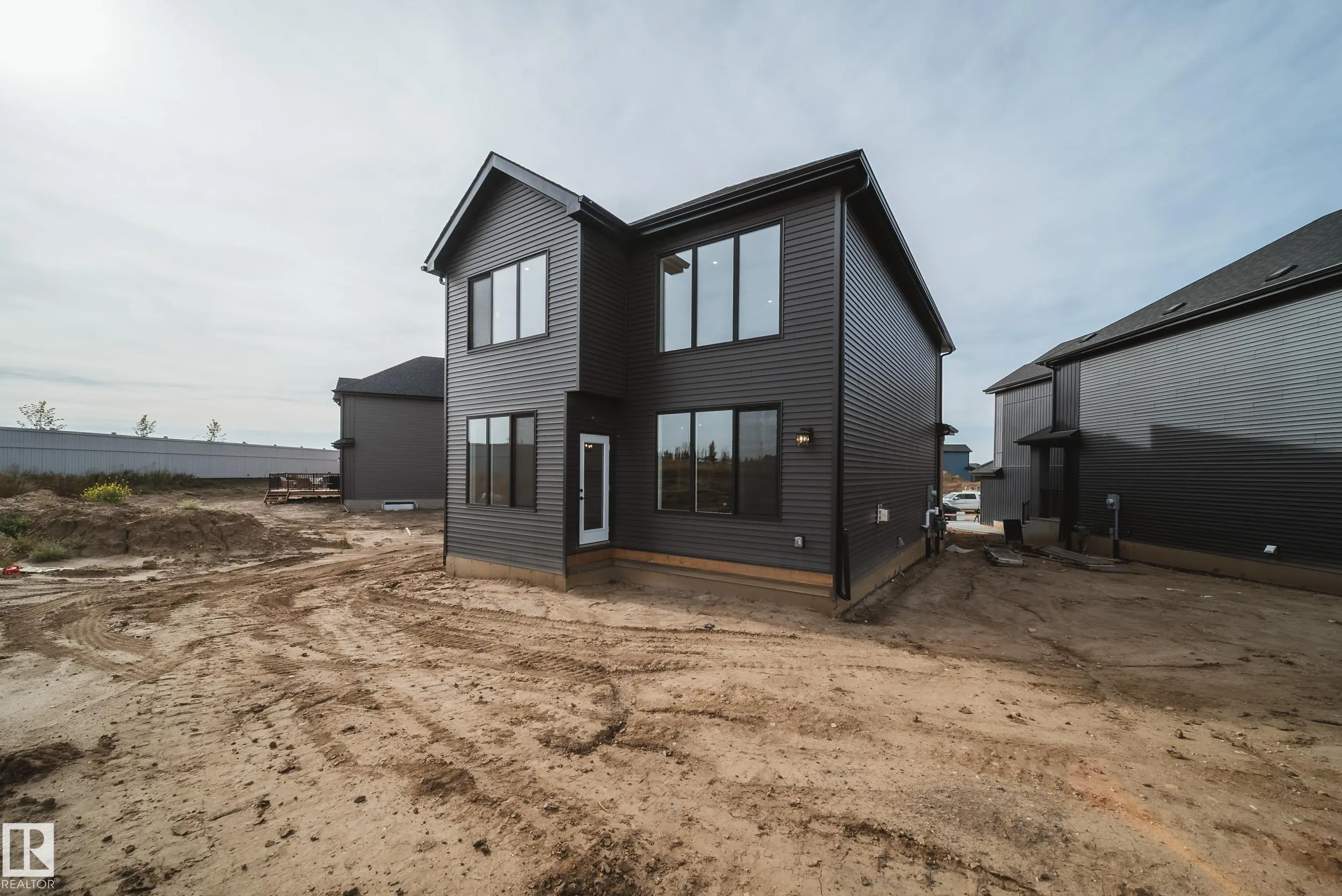73 Chartres Close
