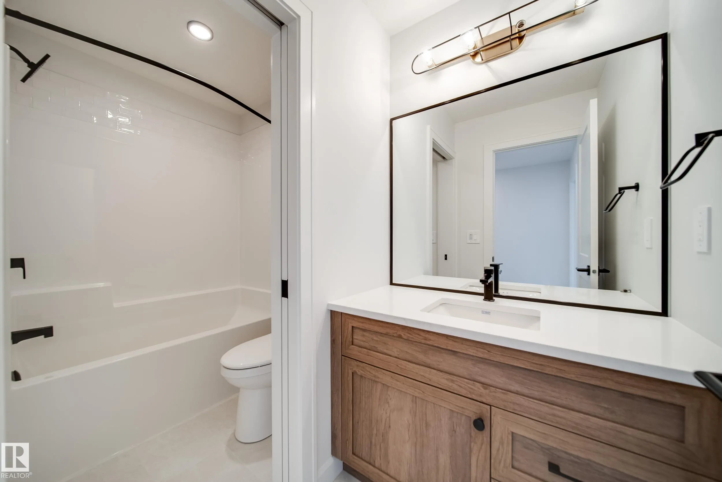 73 Chartres Close