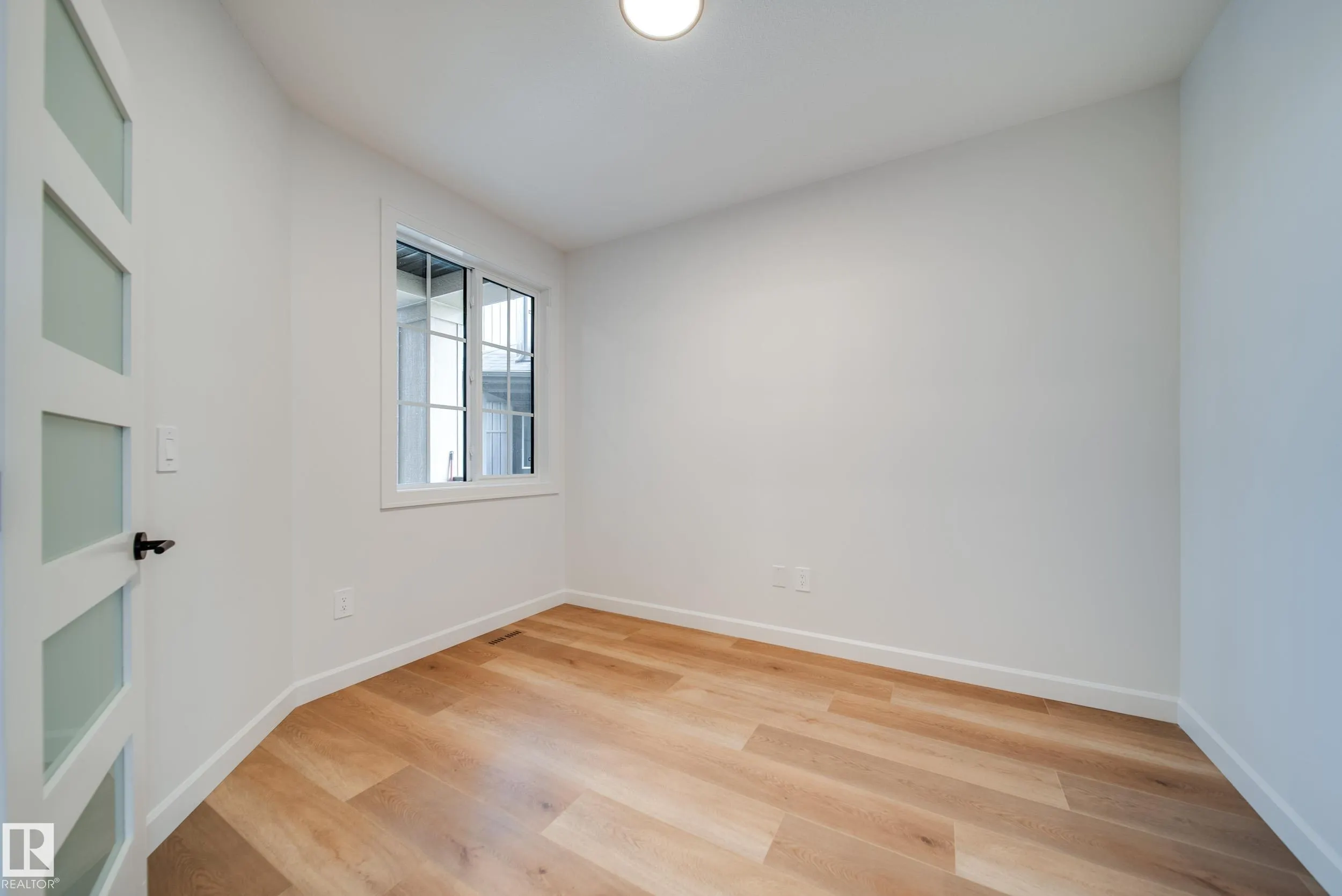 73 Chartres Close
