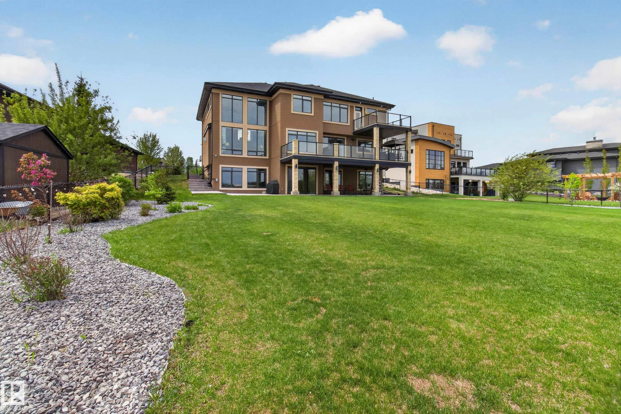 85 52320 RGE ROAD 231