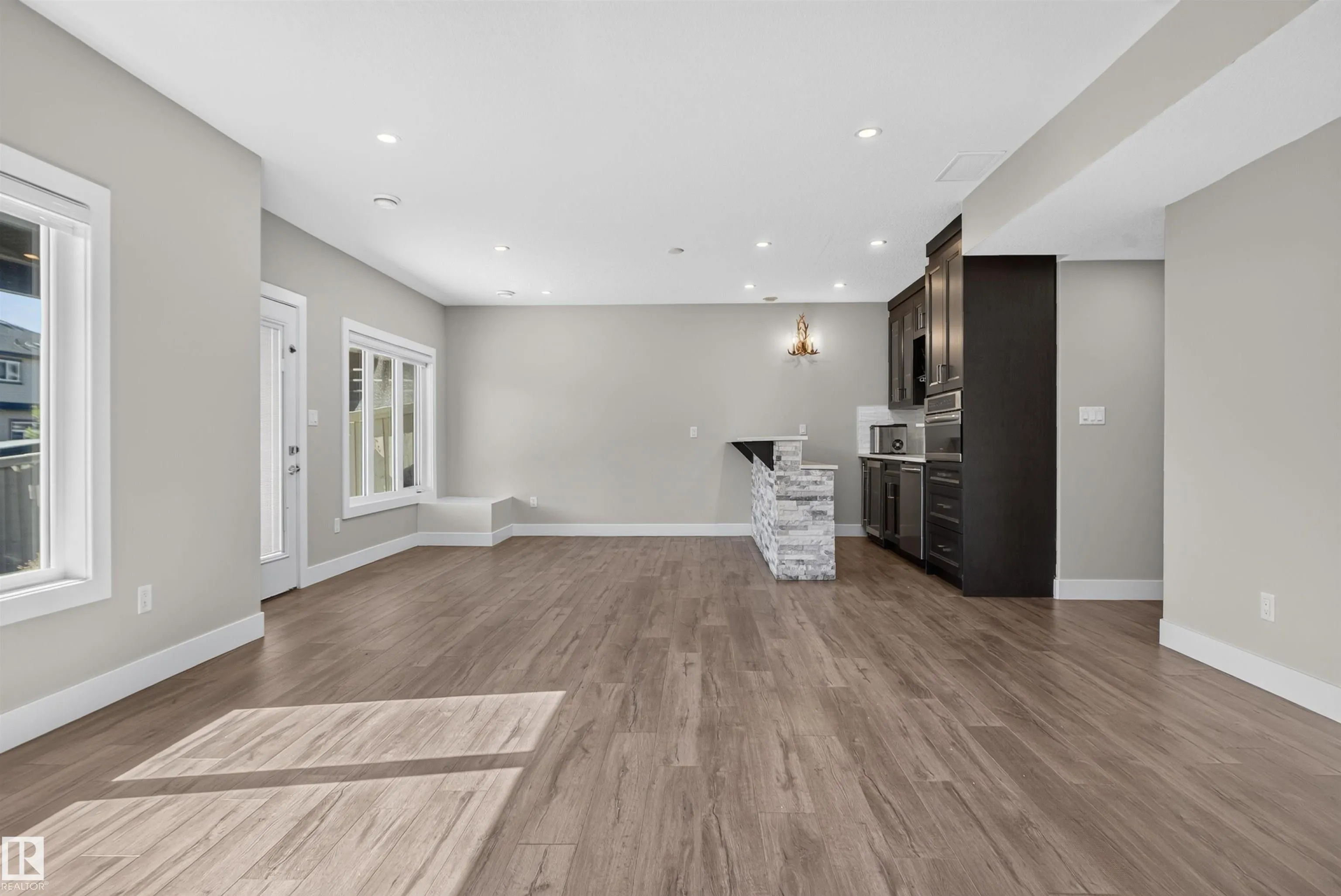4225 CHARLES Close