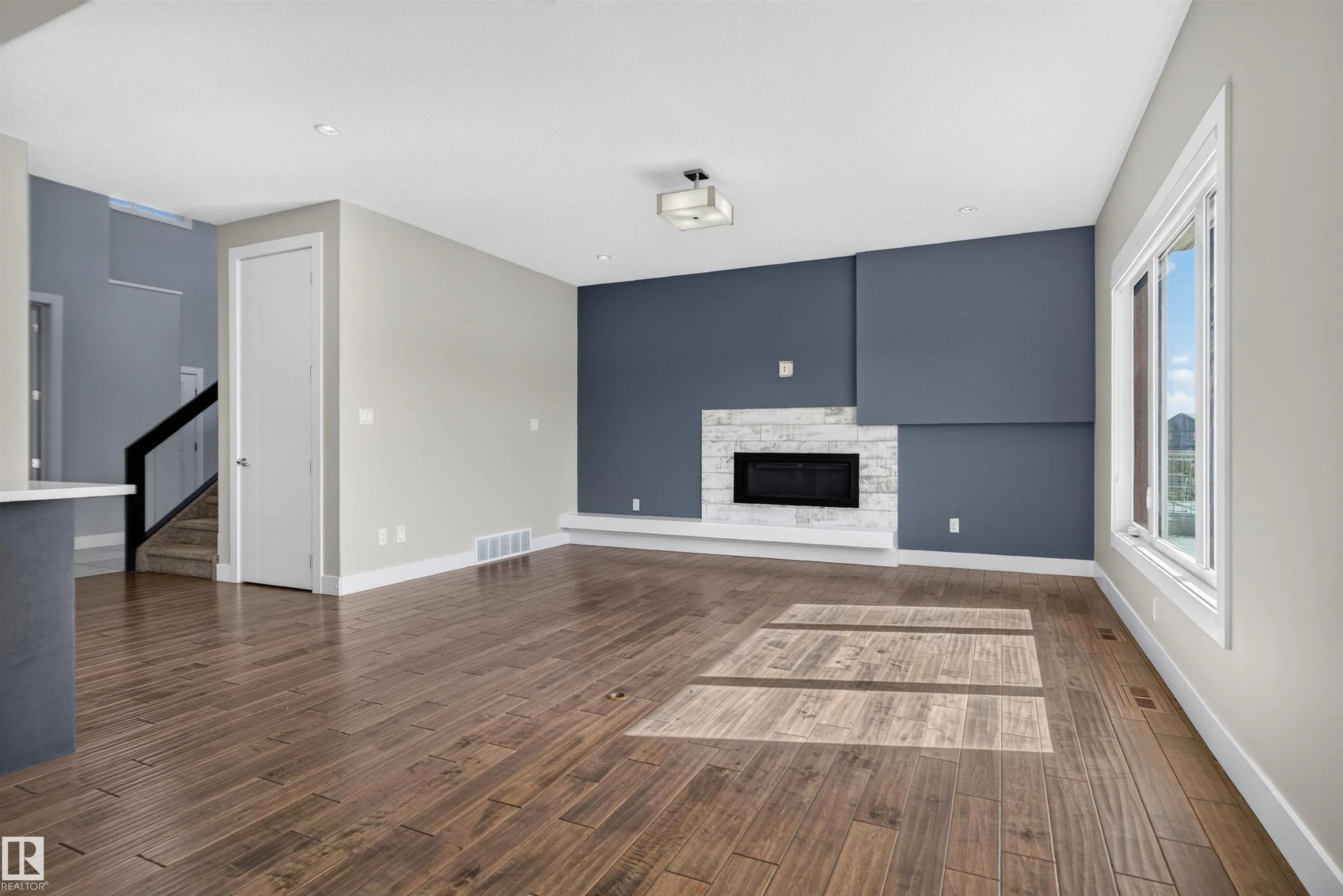 4225 CHARLES Close