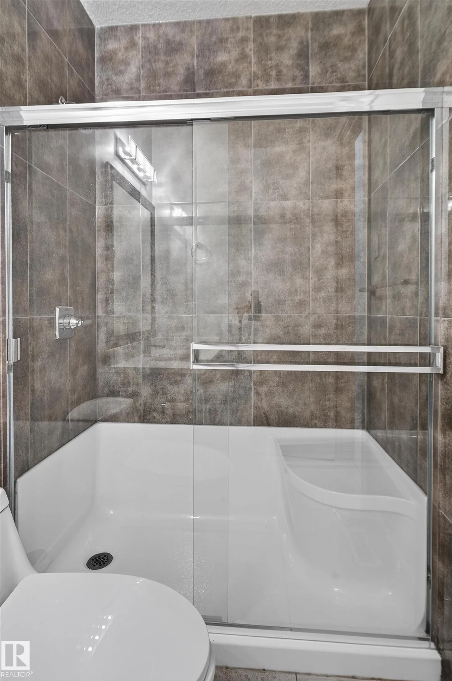 4225 CHARLES Close
