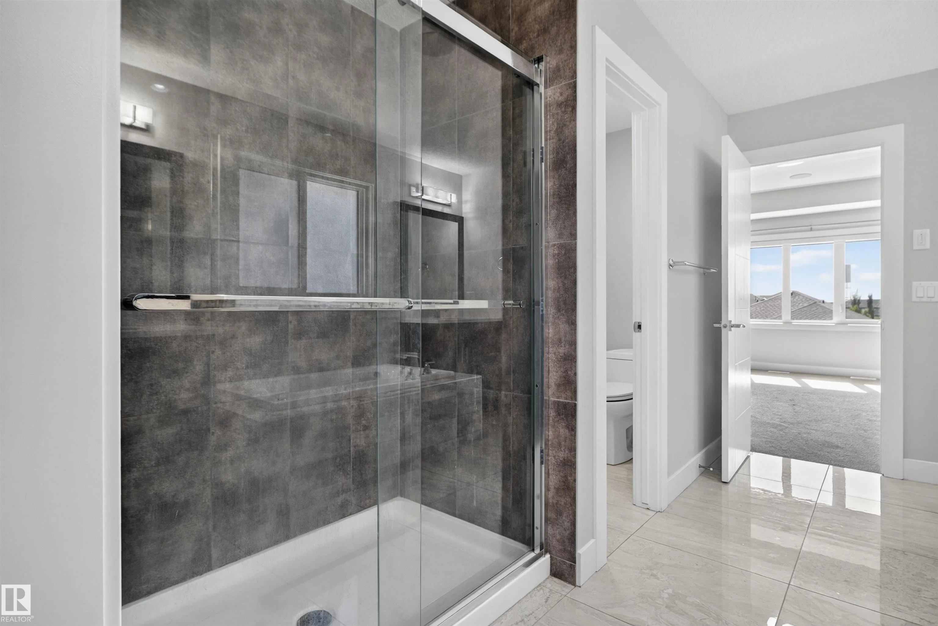 4225 CHARLES Close