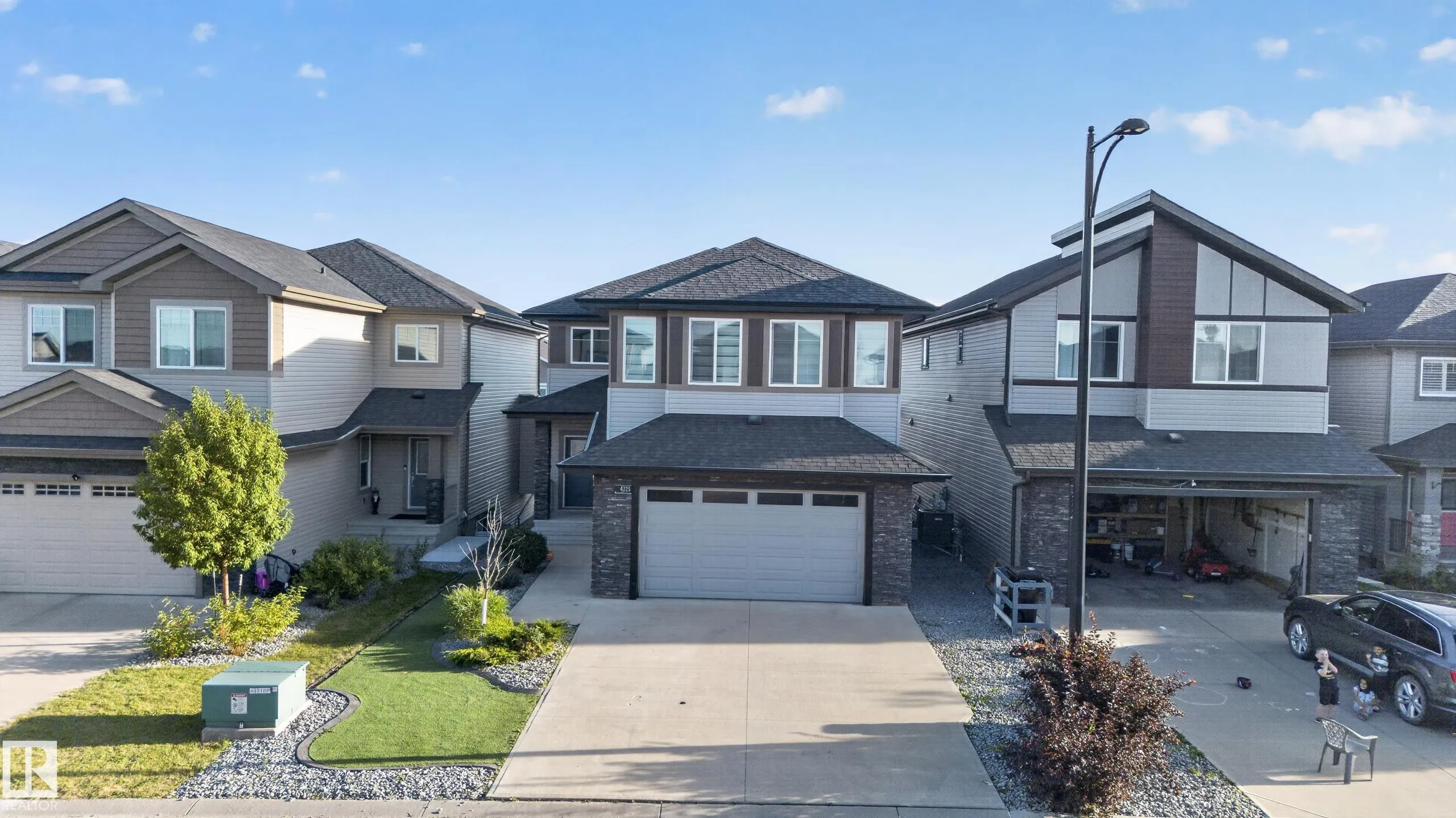 4225 CHARLES Close