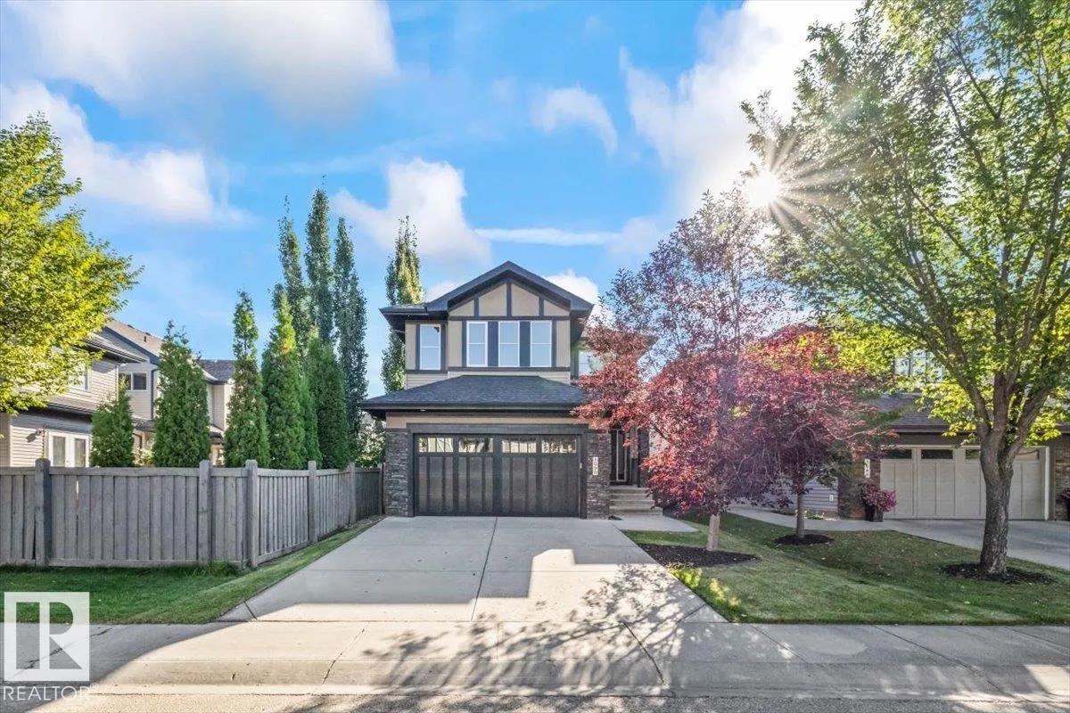 1090 ARMITAGE Crescent