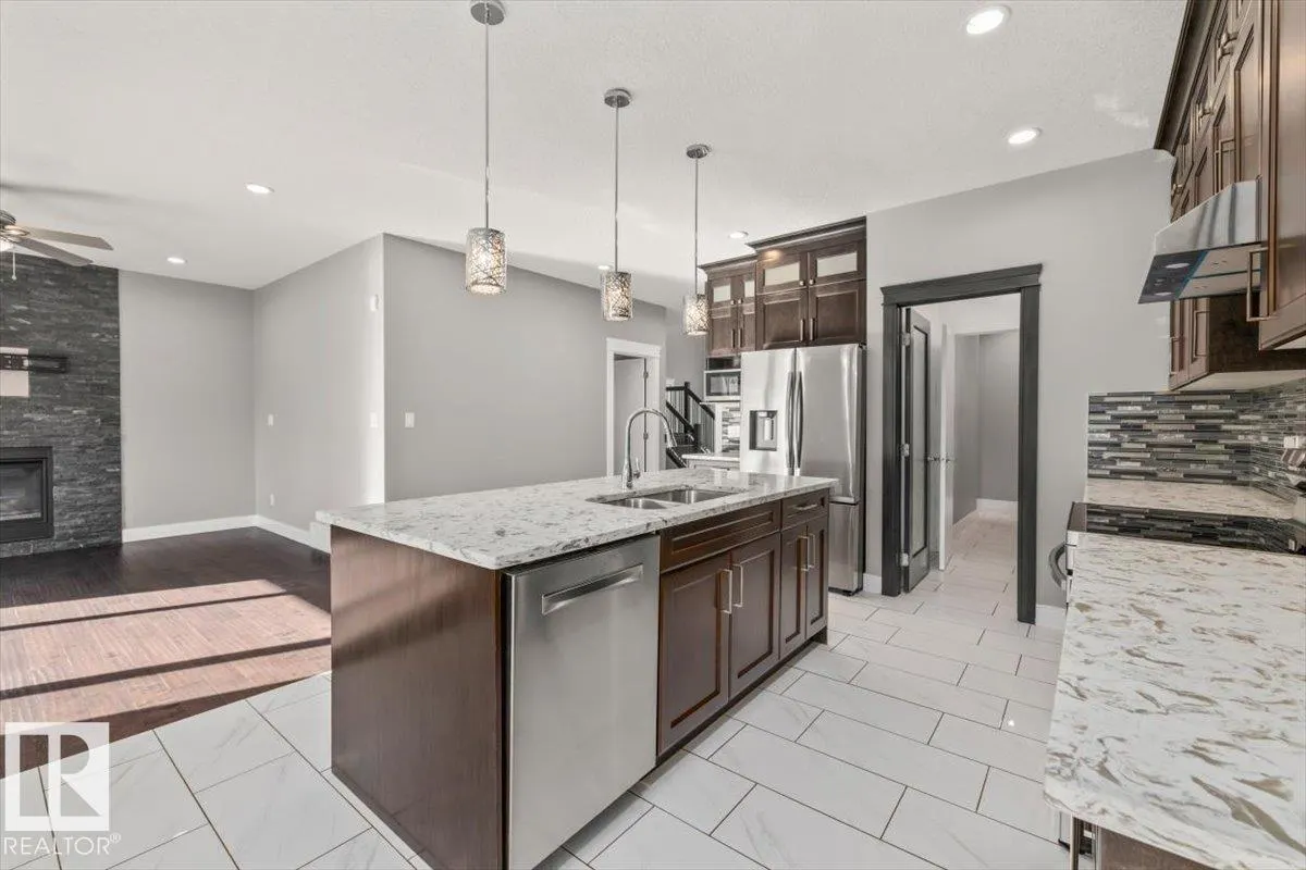 1090 ARMITAGE Crescent