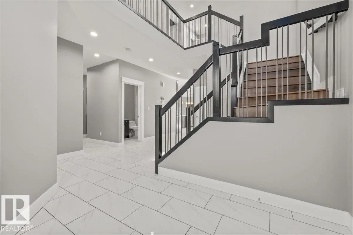 1090 ARMITAGE Crescent