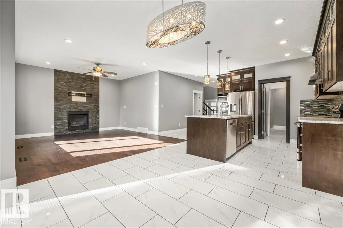 1090 ARMITAGE Crescent