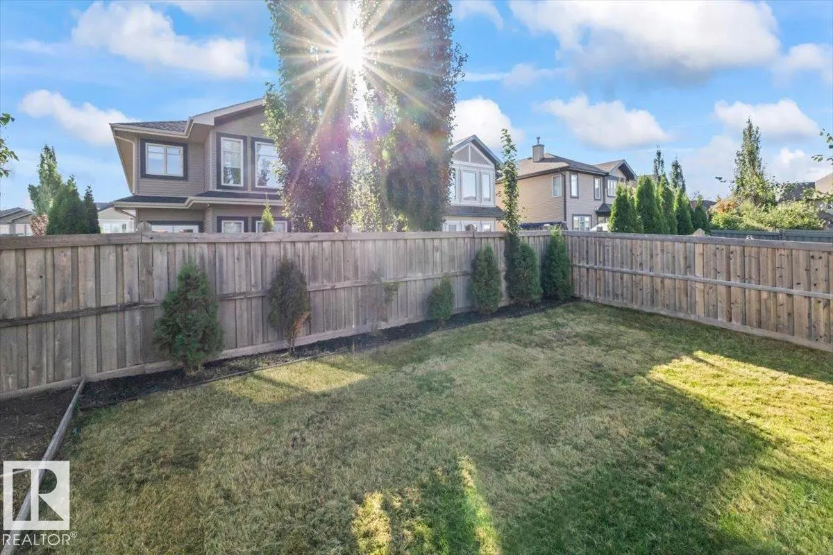 1090 ARMITAGE Crescent
