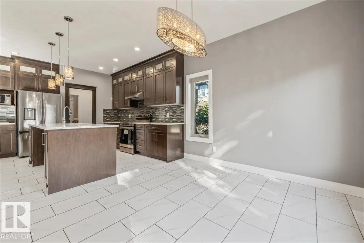 1090 ARMITAGE Crescent