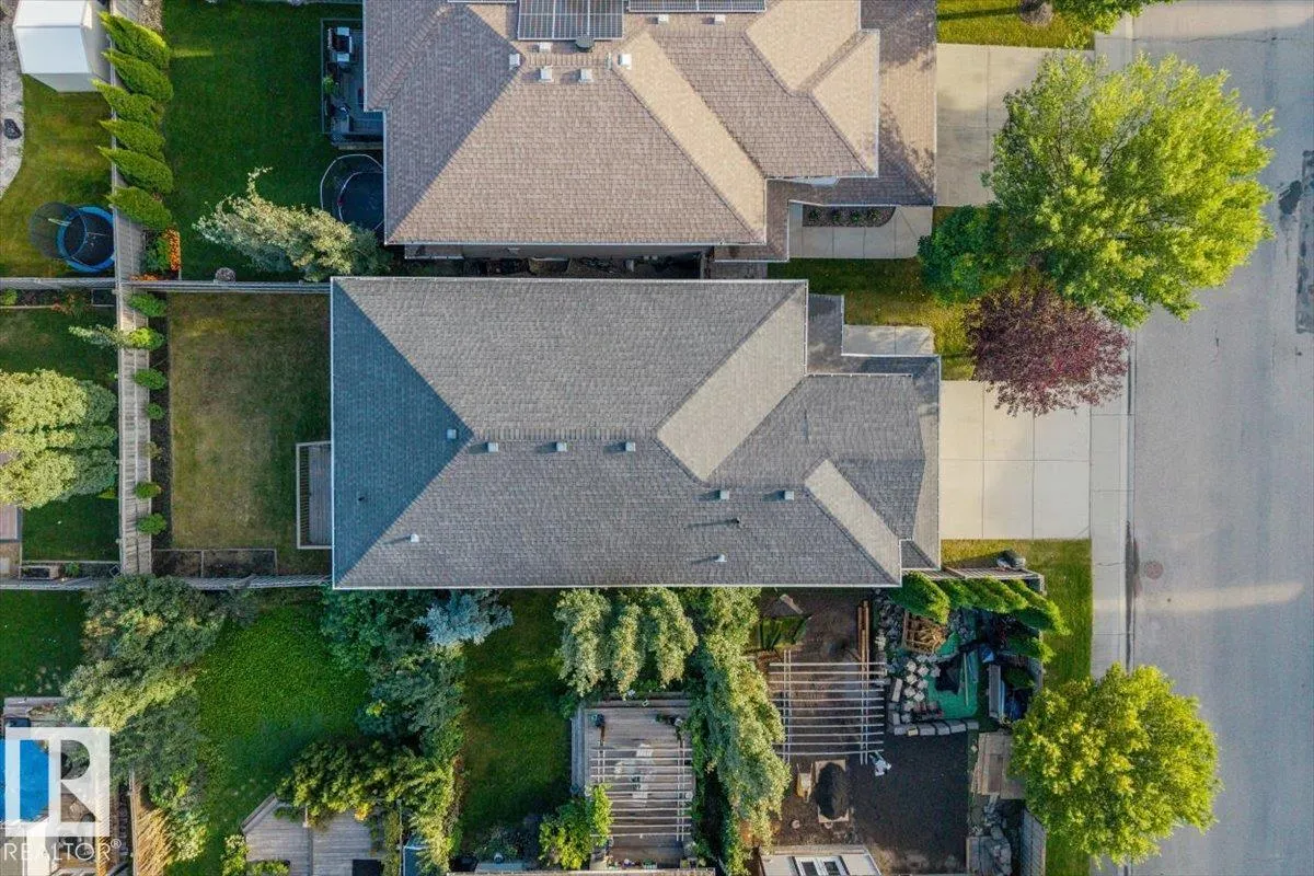 1090 ARMITAGE Crescent