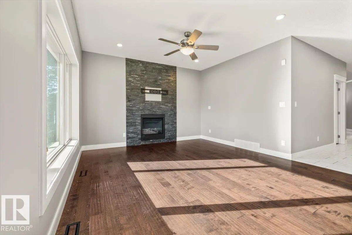 1090 ARMITAGE Crescent