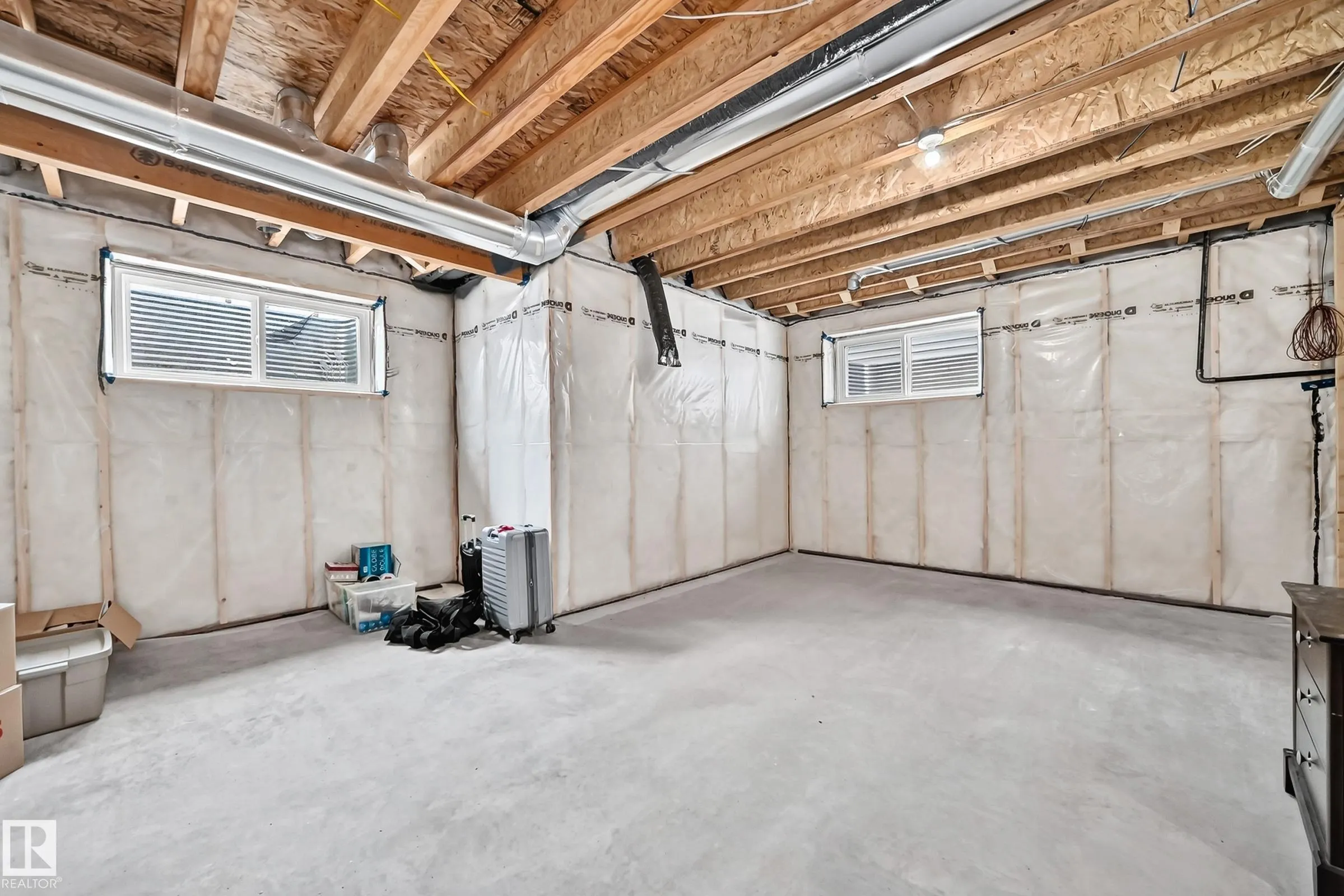 215 SAVOY Crescent