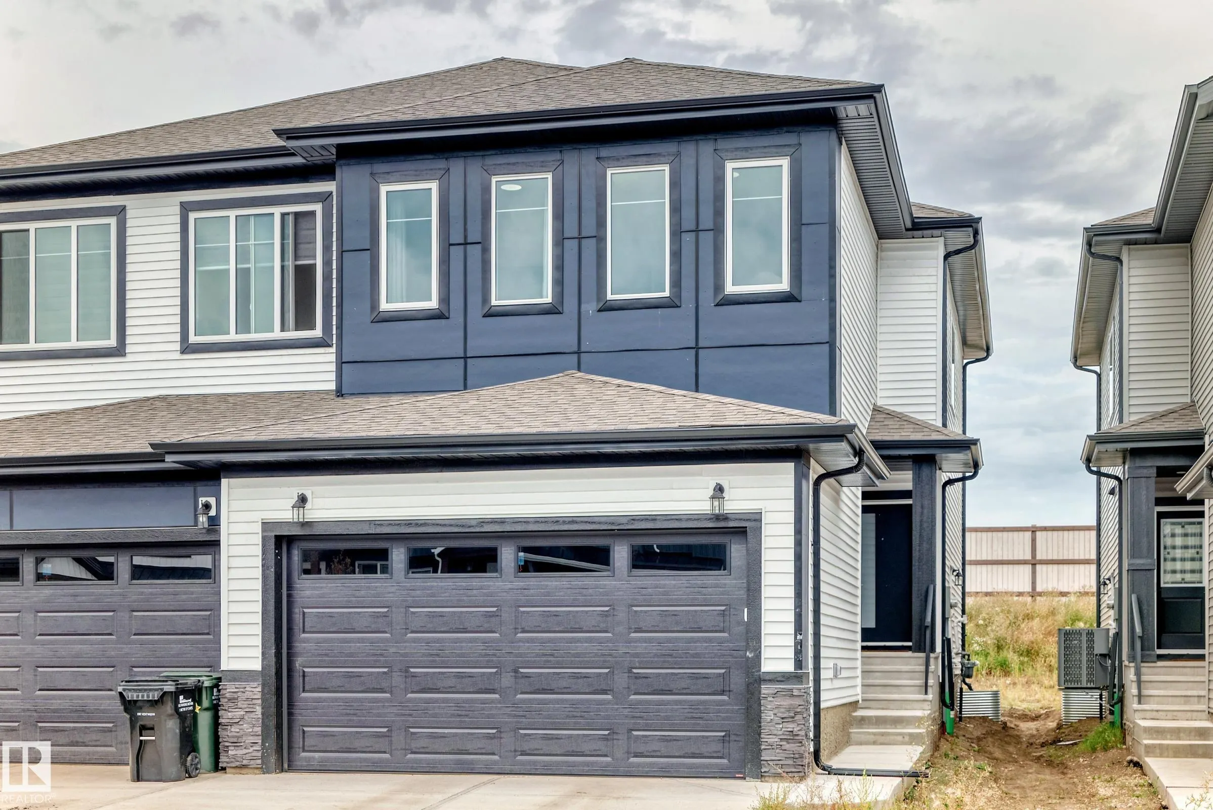 215 SAVOY Crescent