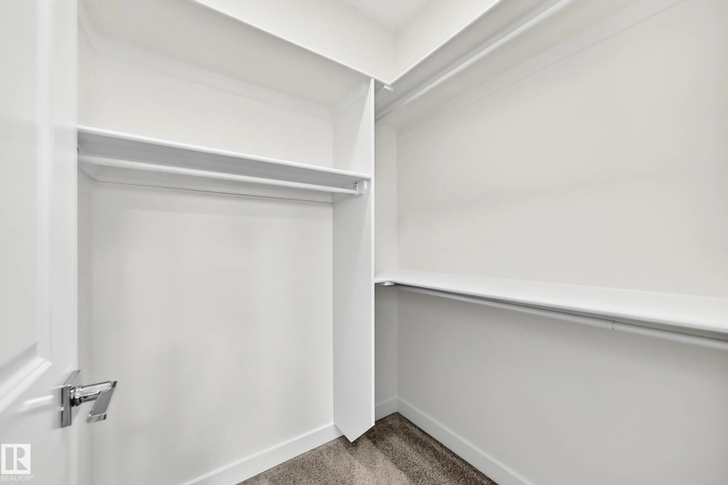 215 SAVOY Crescent