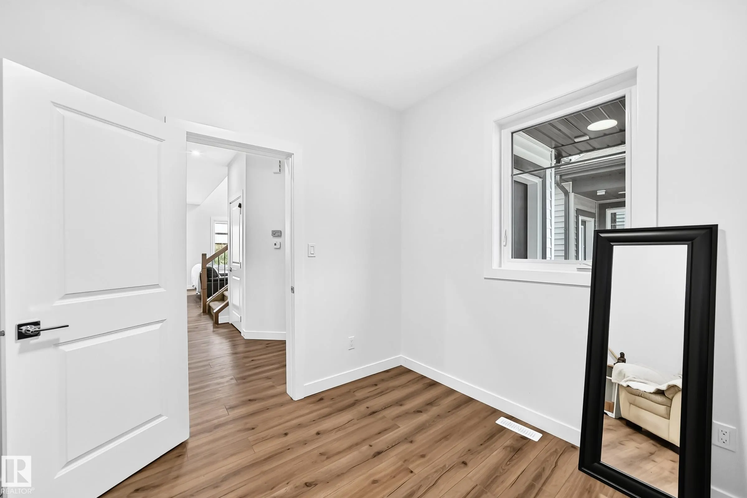 215 SAVOY Crescent
