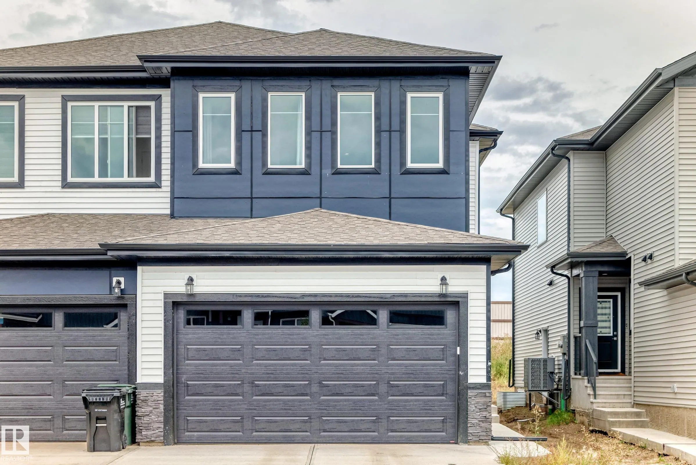 215 SAVOY Crescent