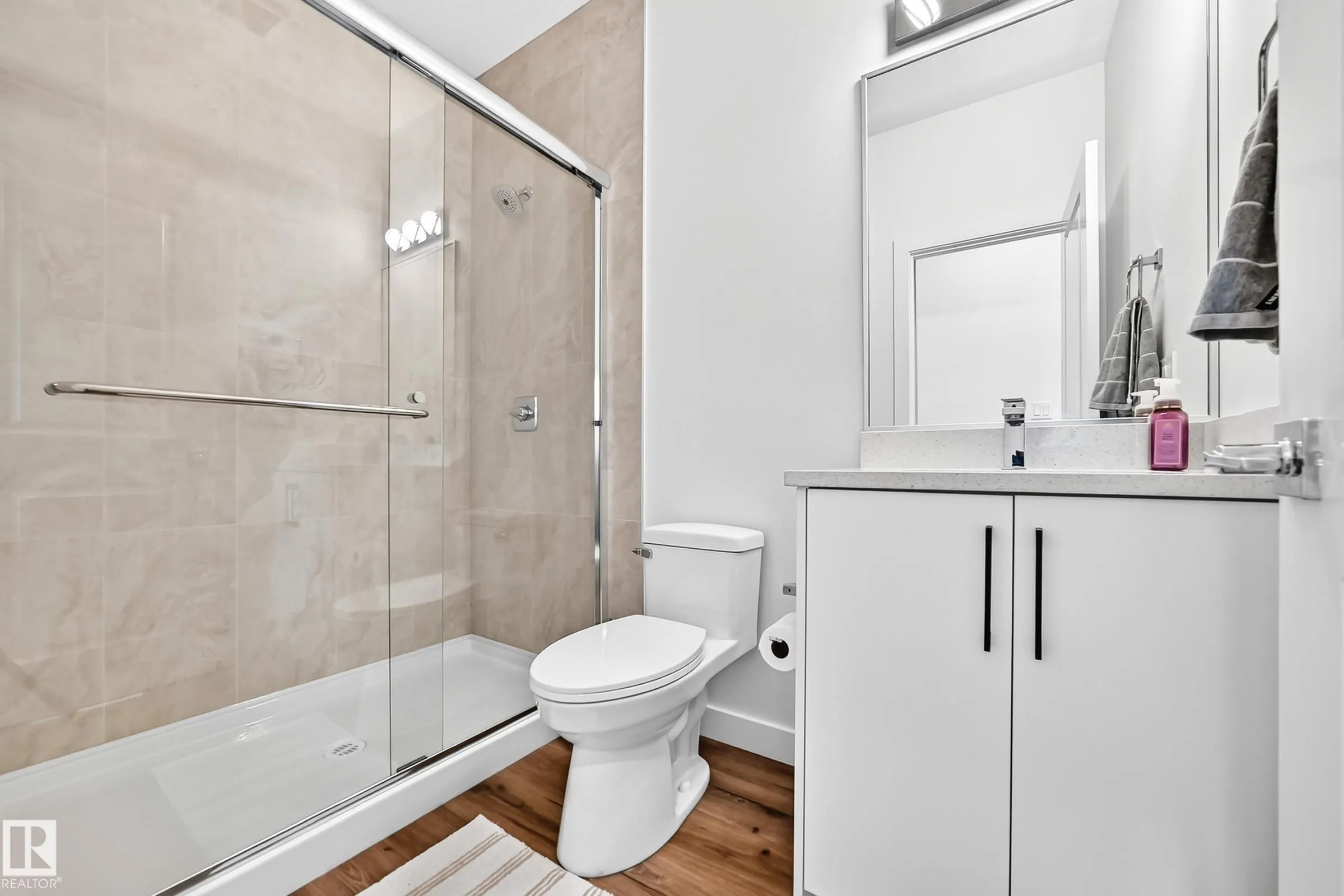 215 SAVOY Crescent