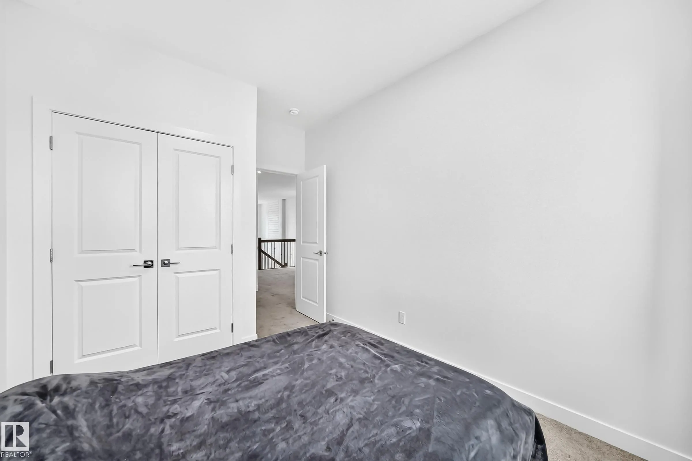 215 SAVOY Crescent