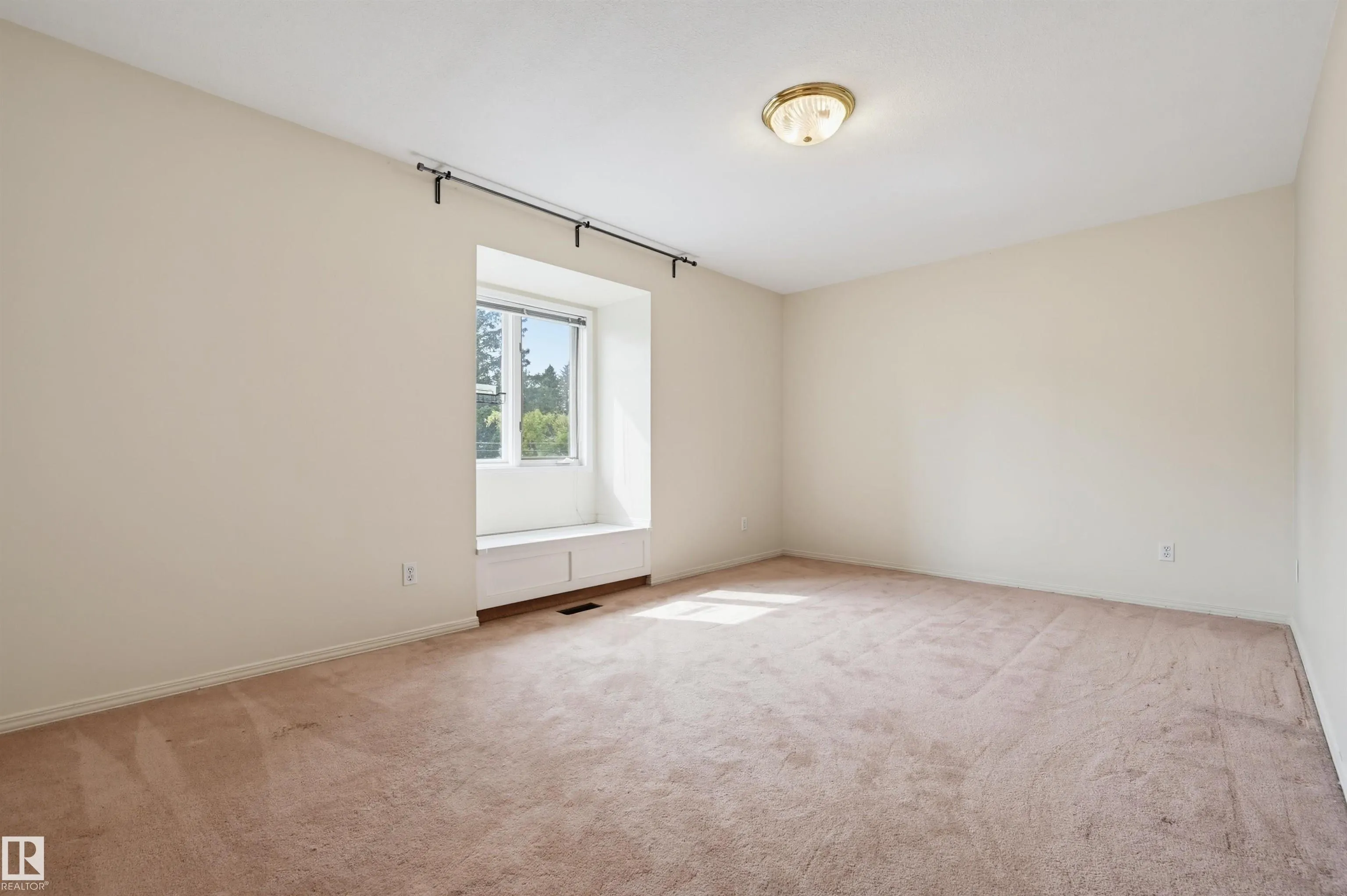 11107 UNIVERSITY Avenue