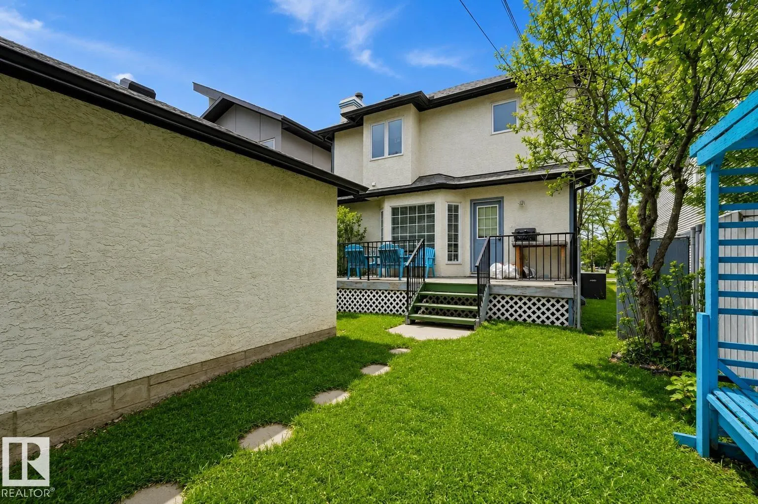 11107 UNIVERSITY Avenue