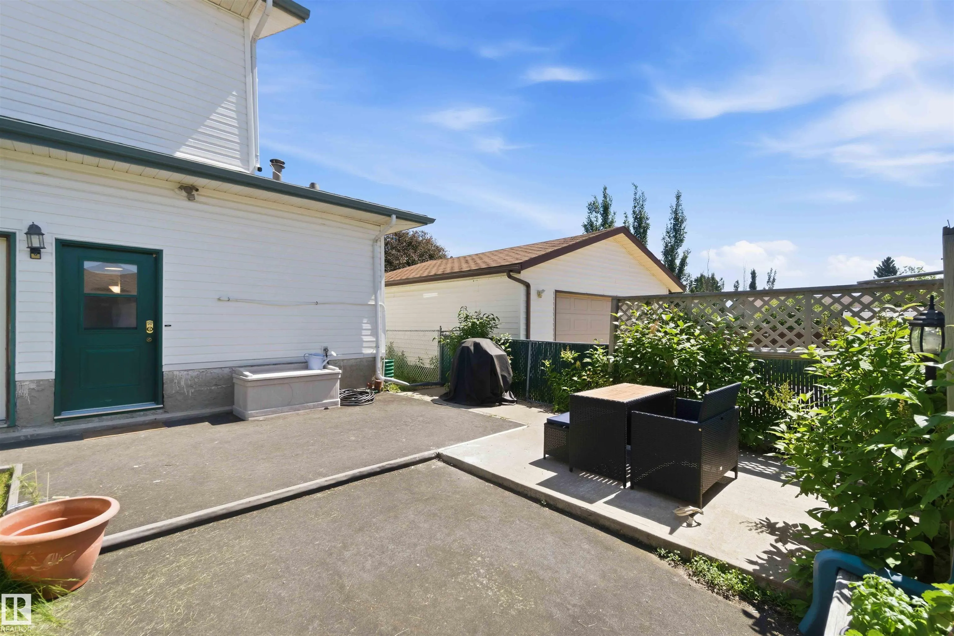4335 53 Avenue