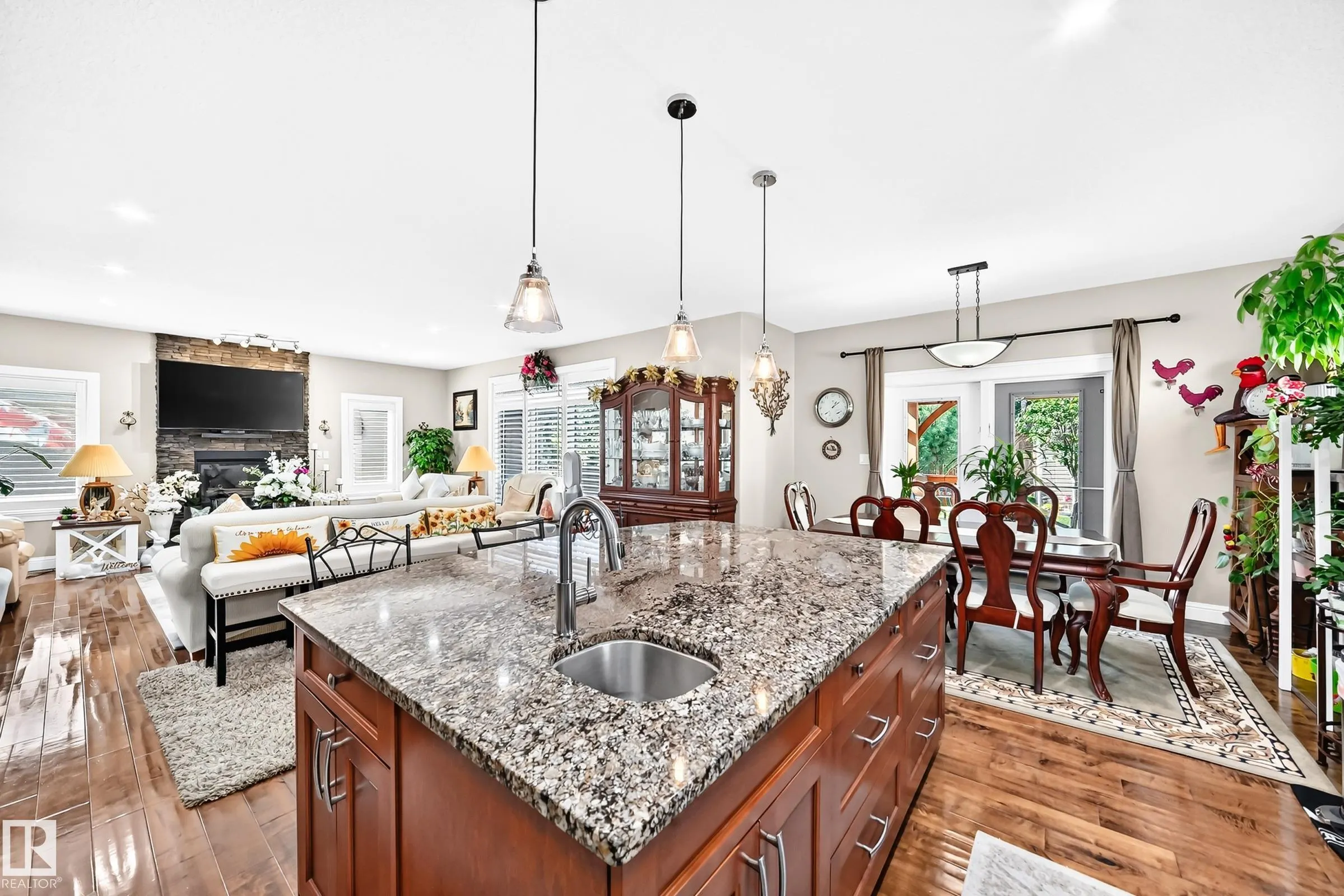 45 LACOMBE Drive