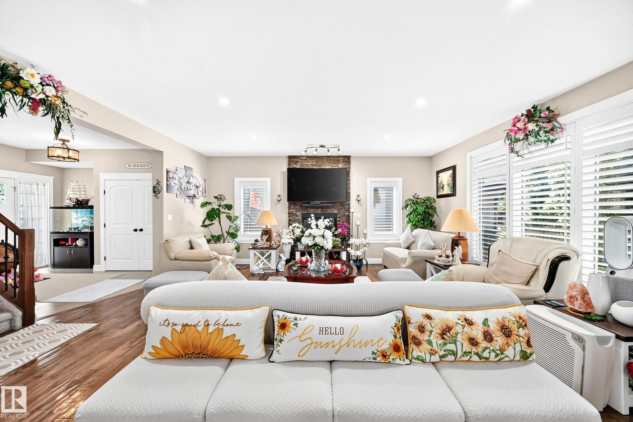 45 LACOMBE Drive