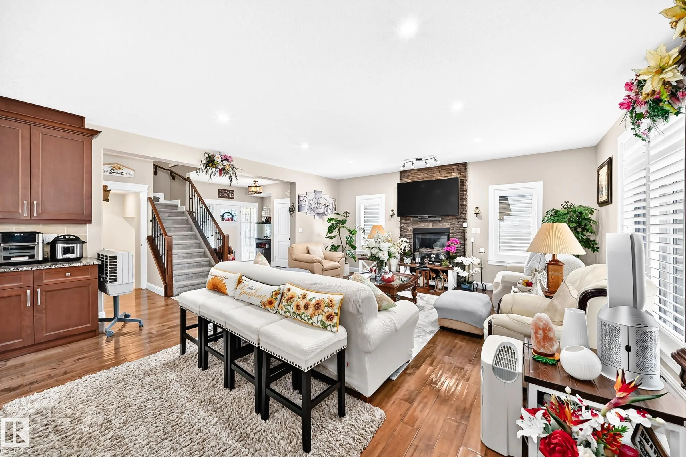 45 LACOMBE Drive