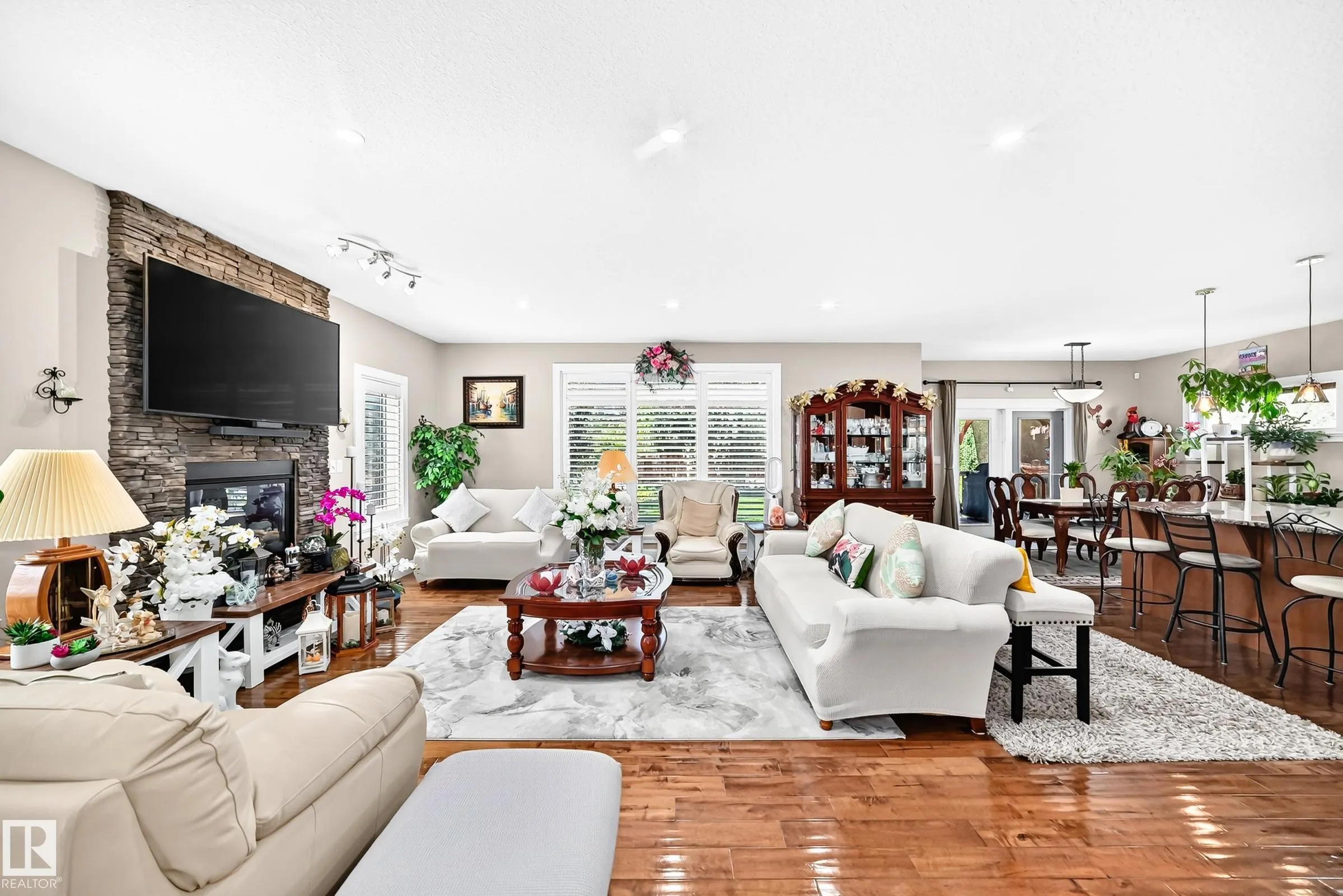 45 LACOMBE Drive