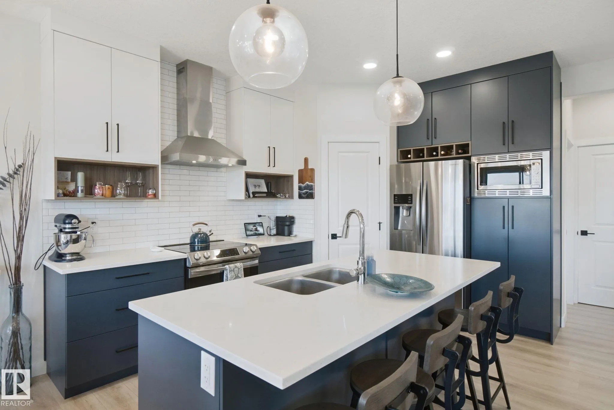 608 BOULDER Wynd