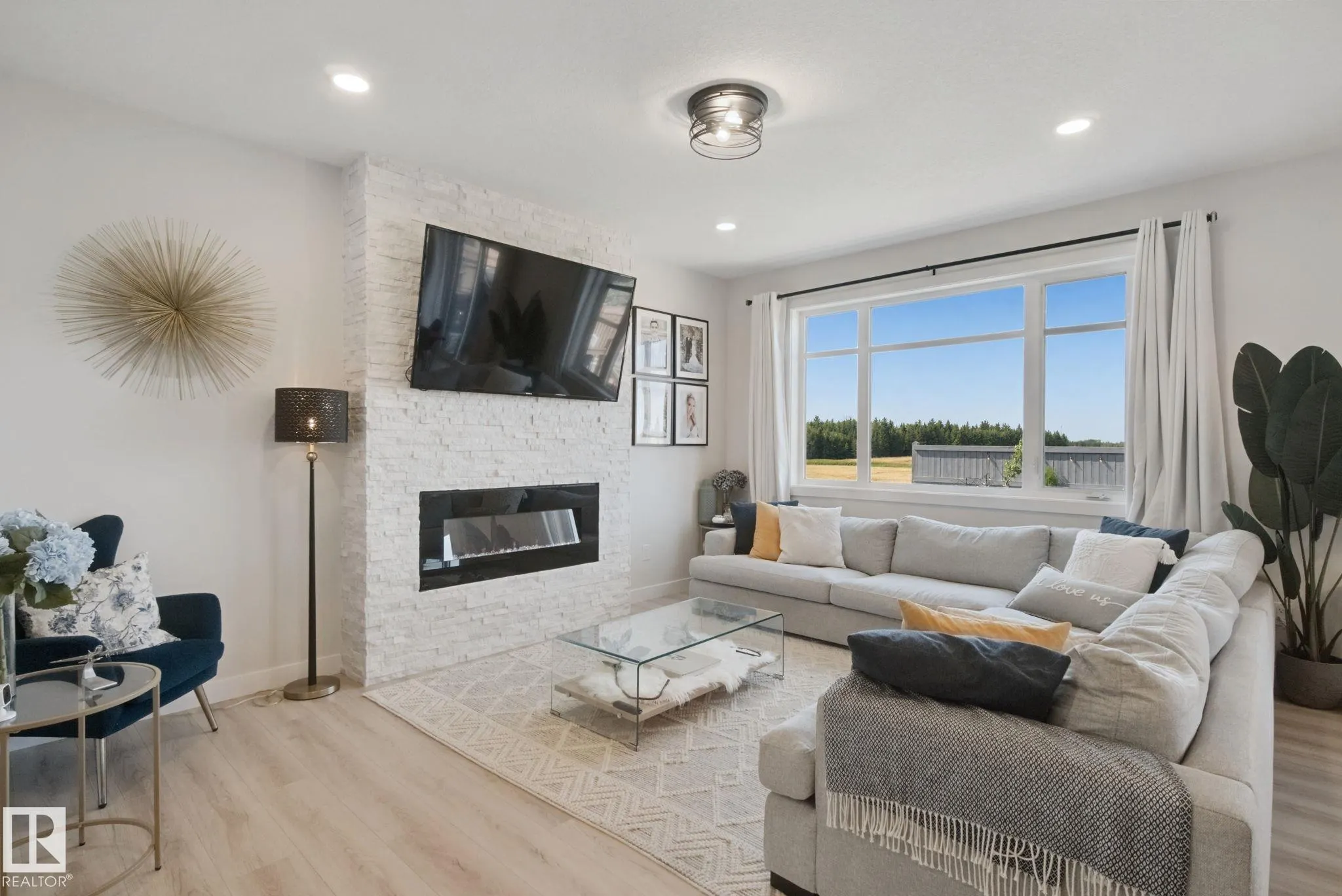 608 BOULDER Wynd
