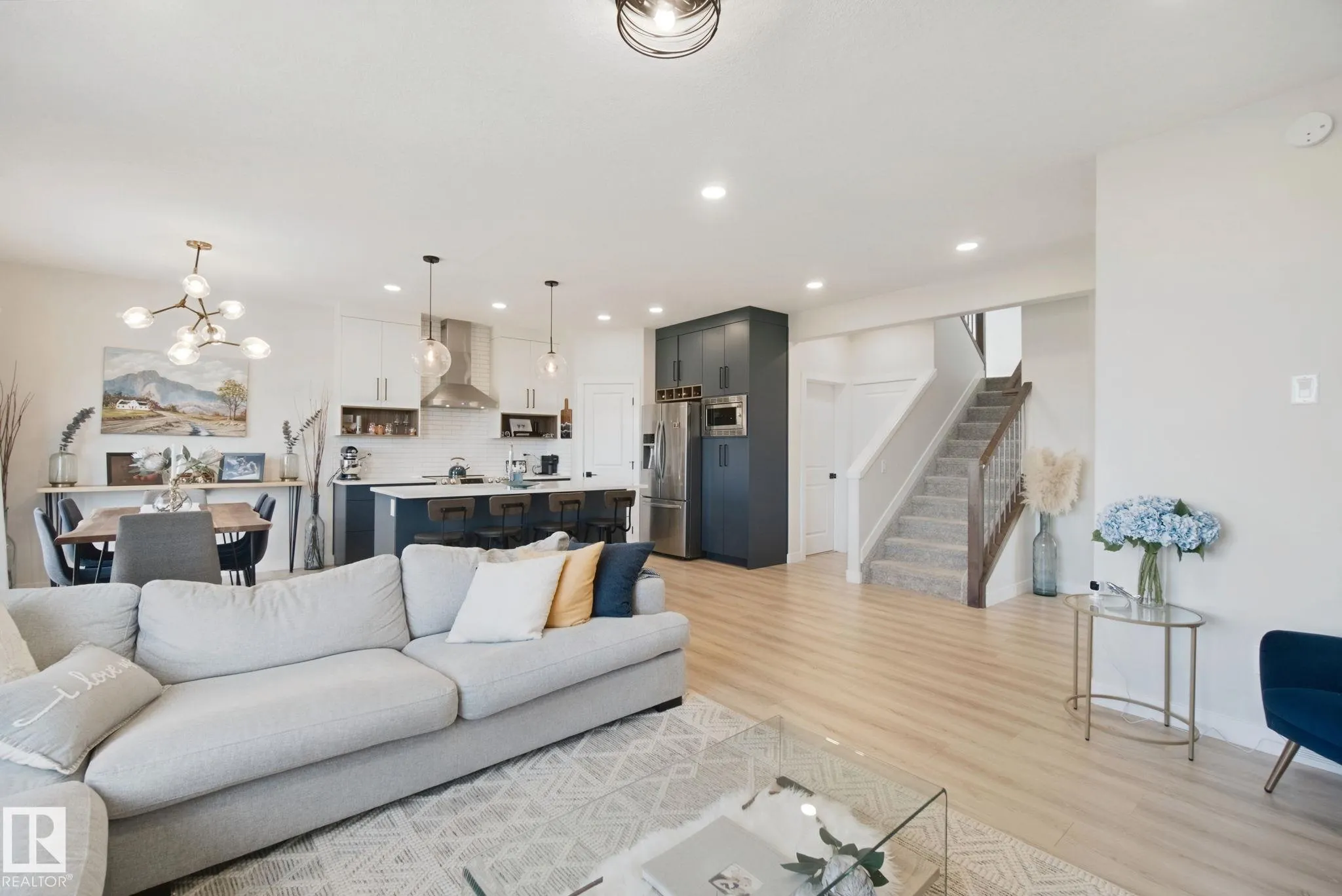 608 BOULDER Wynd