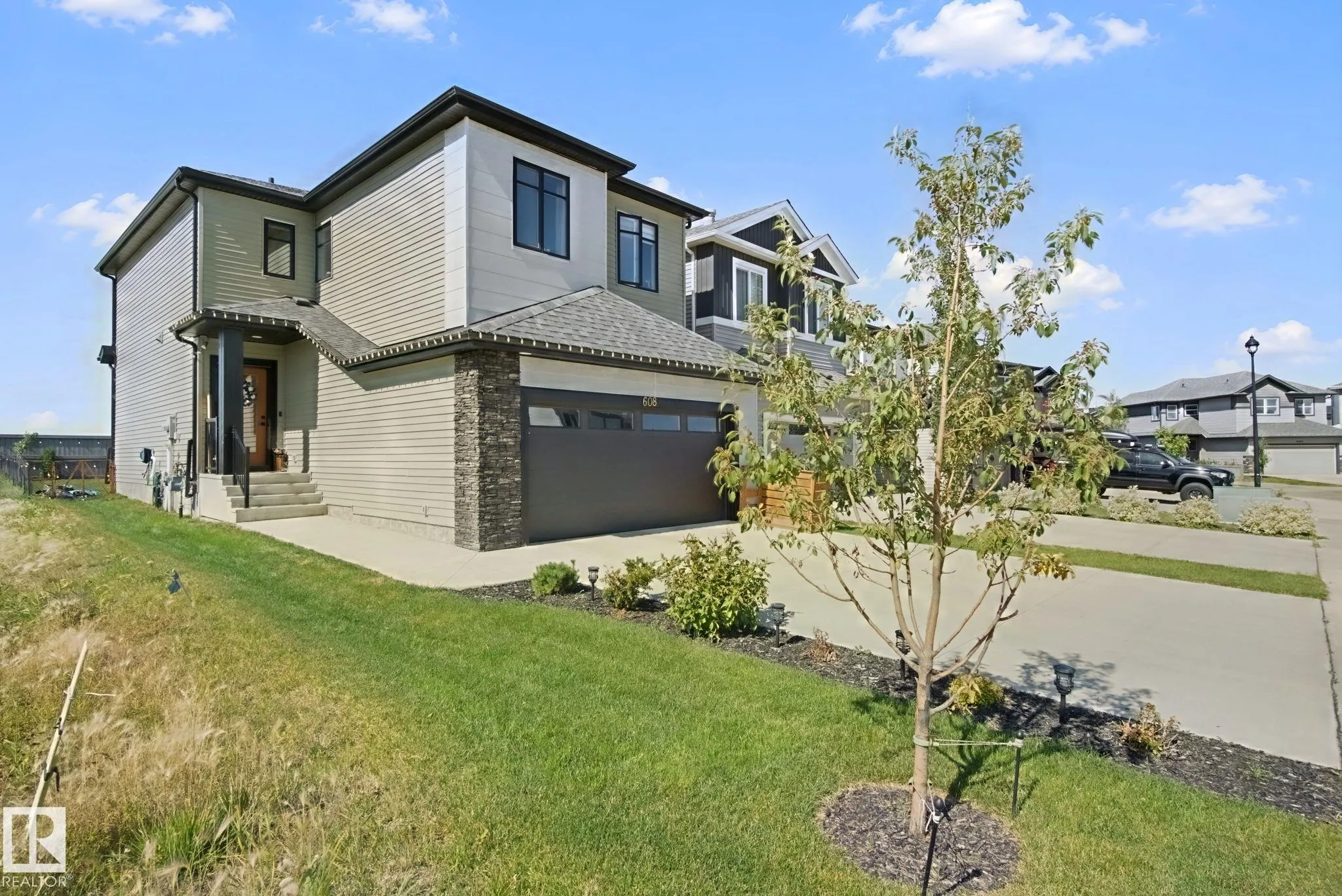 608 BOULDER Wynd