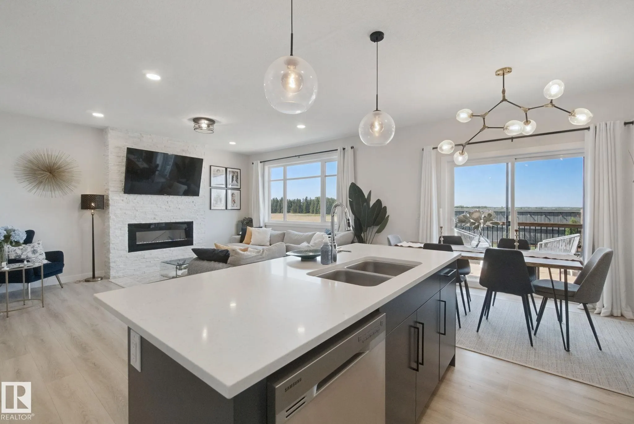608 BOULDER Wynd